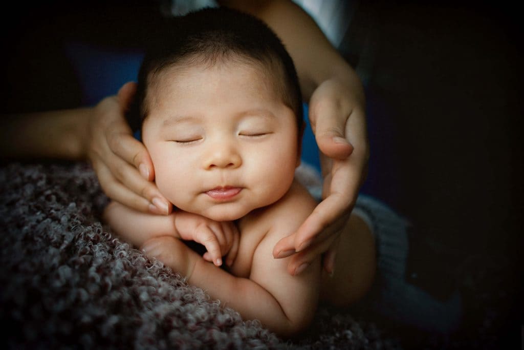 20 Newborn baby girl photoshoot ideas at home