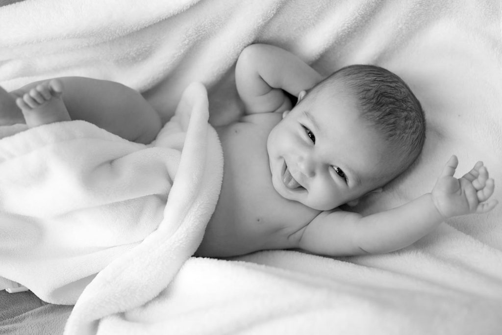 Newborn Posing Tips: Side Pose to Belly Pose