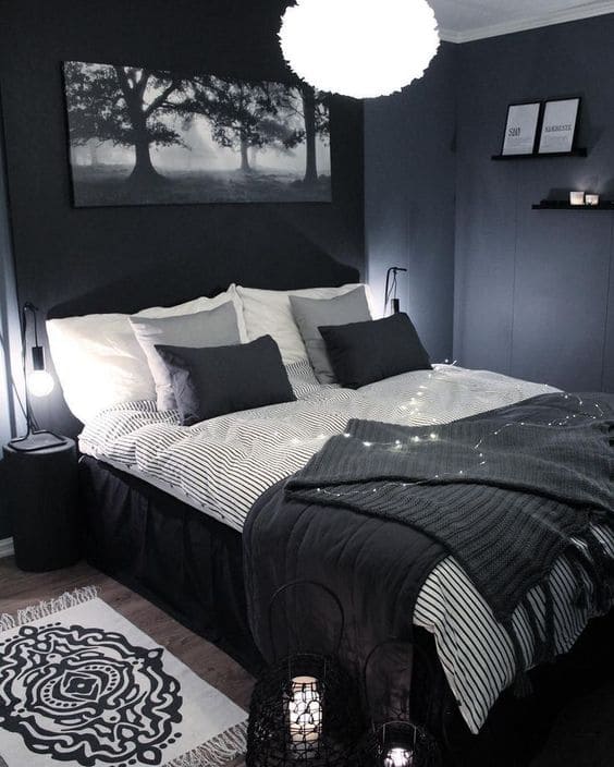 Black & White Decor Theme