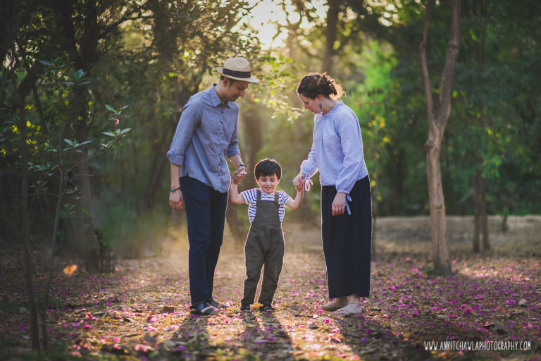 Outdoor family photos by Sacramento photographer