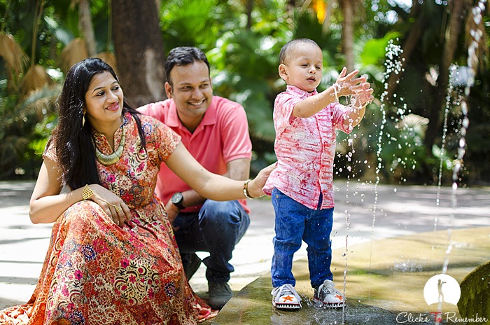 10 Outdoor Family Photo Ideas for All Ages | Flytographer