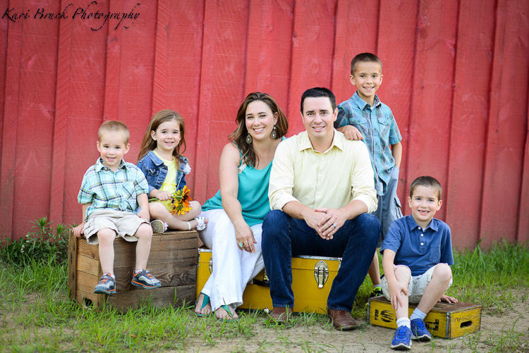 Outdoor family photoshoot in Glastonbury CT | One Big Happy Photo