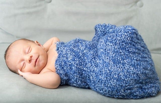 43 Cutest Newborn Photo Ideas to Try Yourself