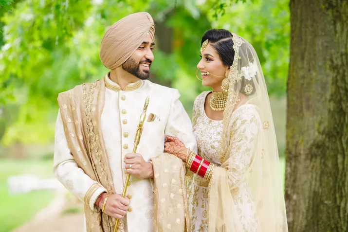 Bride and groom romantic glance couple wedding pose