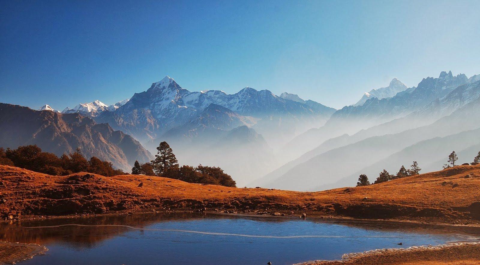 The sight of Mt Nanda Devi, makes this trek a top contender for the most popular trekking place in India for beginners.