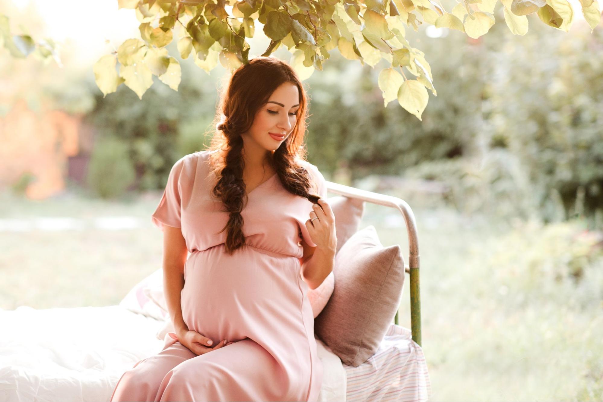 Unique Outdoors Baby Shower Photography Poses Ideas In India