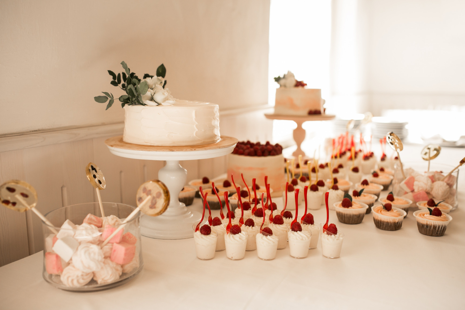 Birthday table decoration at home deals