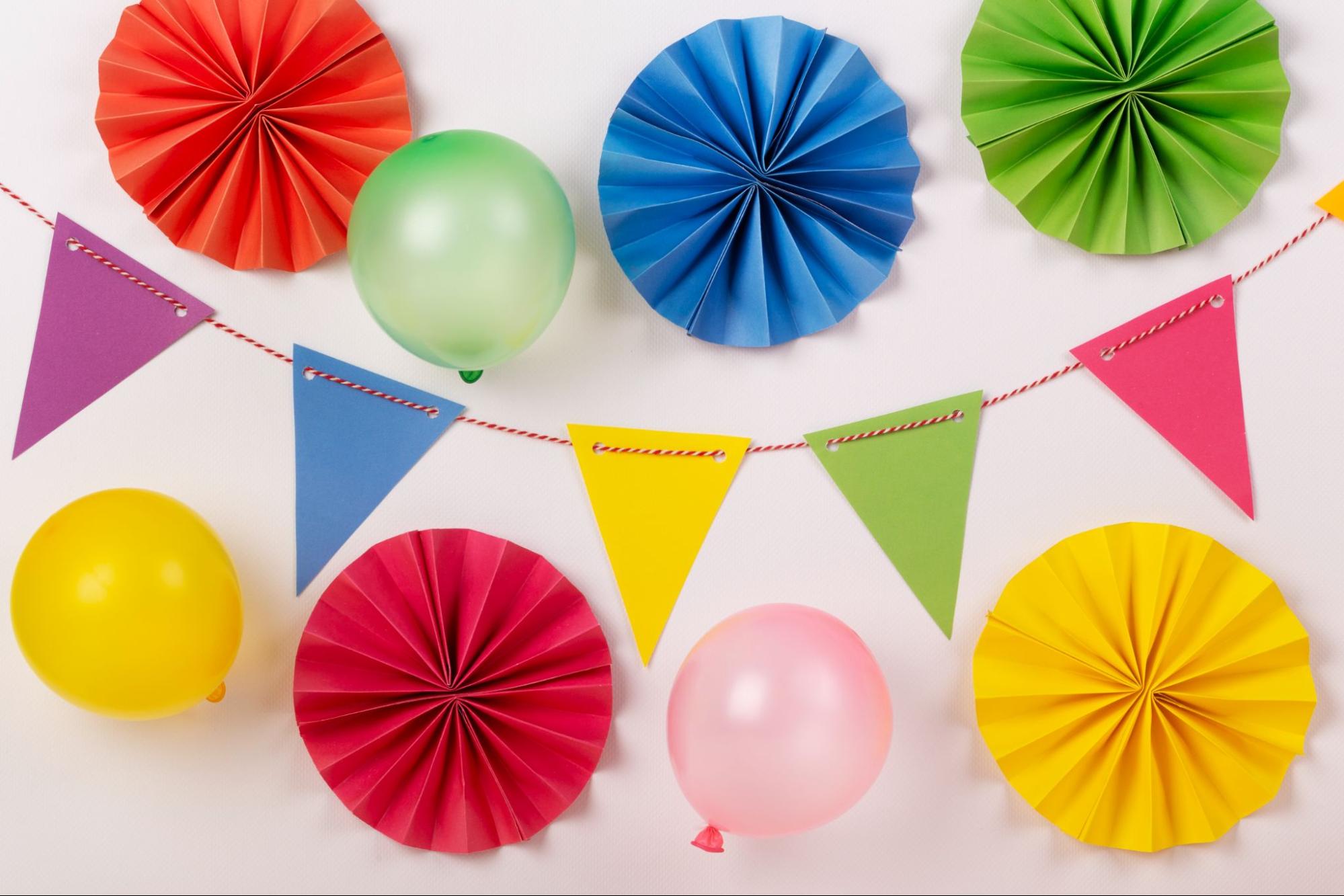 Hanging Paper Garlands: Festive home birthday decorations